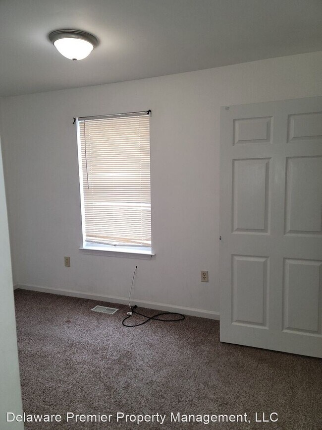 Building Photo - 3 br, 1 bath House - 1209 N Claymont St