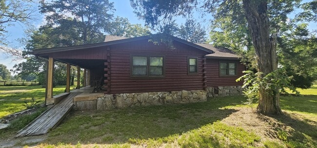 Building Photo - 7307 Rhodes Ln