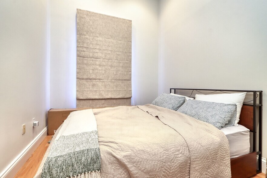 Building Photo - 670 Tremont St