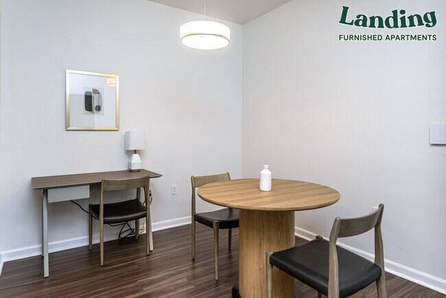 Building Photo - 1202 N 10th Pl