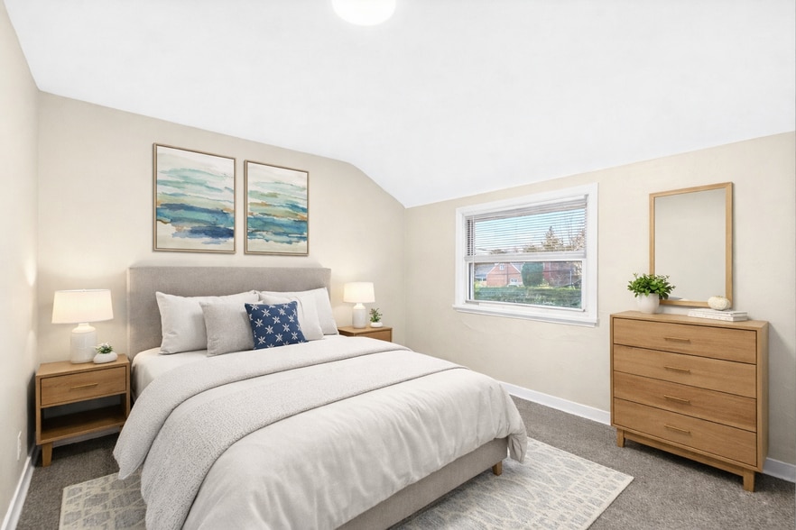 Building Photo - 627 2nd St