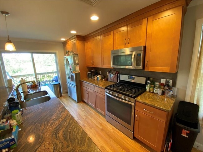 Building Photo - 9 Marshall Ln