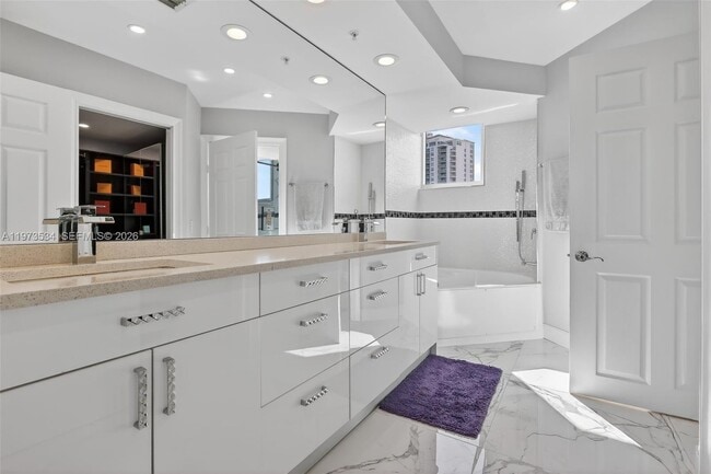 Building Photo - 3370 Hidden Bay Dr