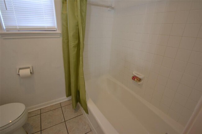 Building Photo - 15927 Tumbling Rapids Dr