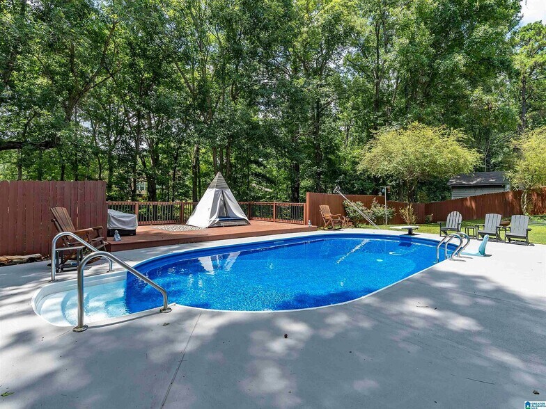Building Photo - 2614 Royal Cir