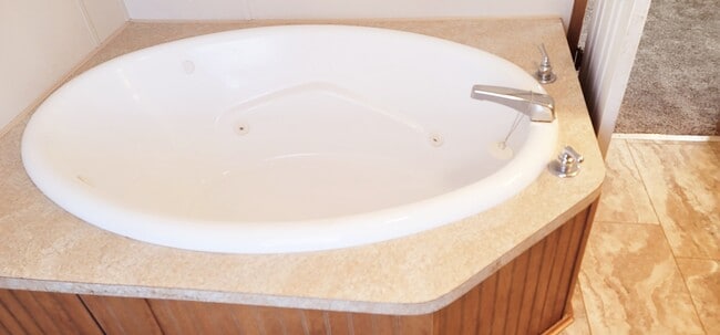 Building Photo - 4105 Carlyss Dr