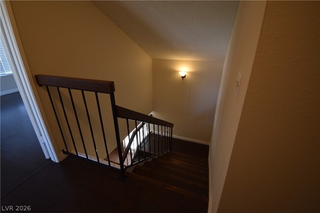 Building Photo - 4015 Ridgewood Ave