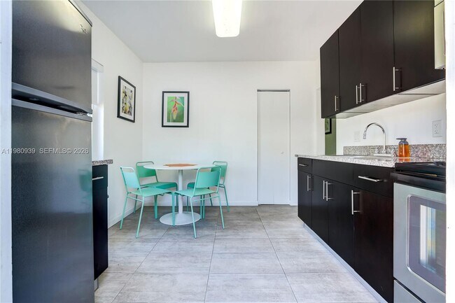 Building Photo - 8826 NE 2nd Ave