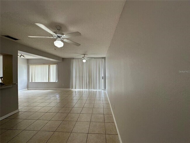 Building Photo - 814 Washington Palm Loop