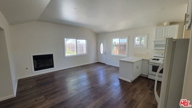 Building Photo - 7467 N Forbes Ave
