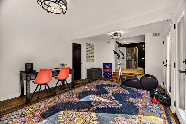 Building Photo - 1106 E 52nd St