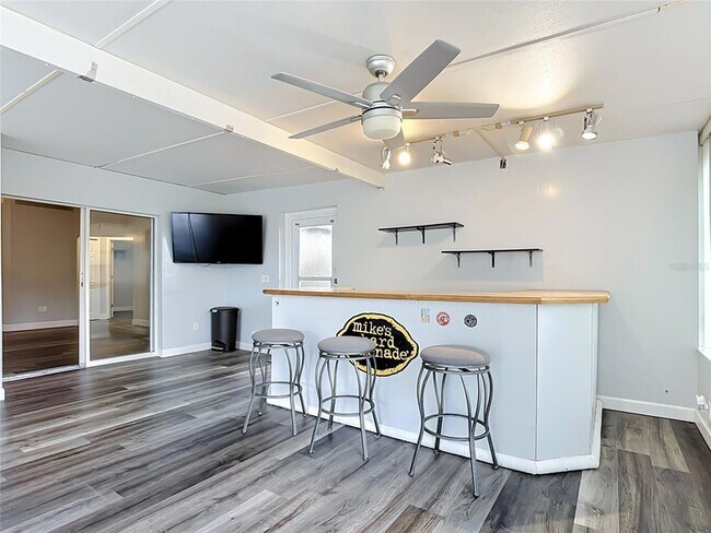 Building Photo - 227 Robbins Rest Cir