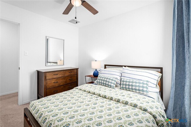 Building Photo - 175 Amber Gln