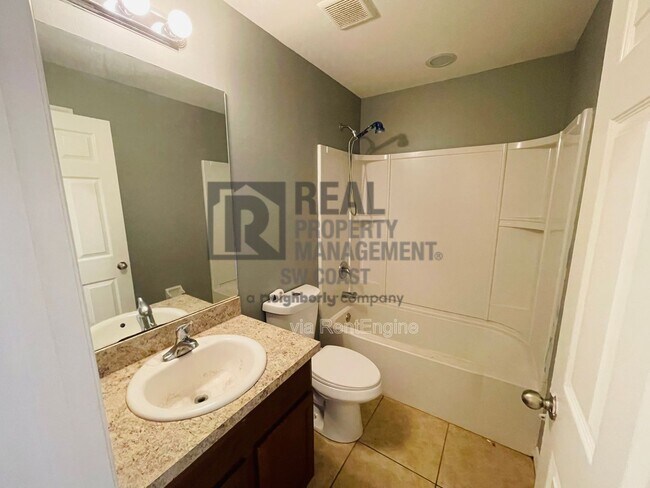 Building Photo - 443 Shadow Lakes Dr