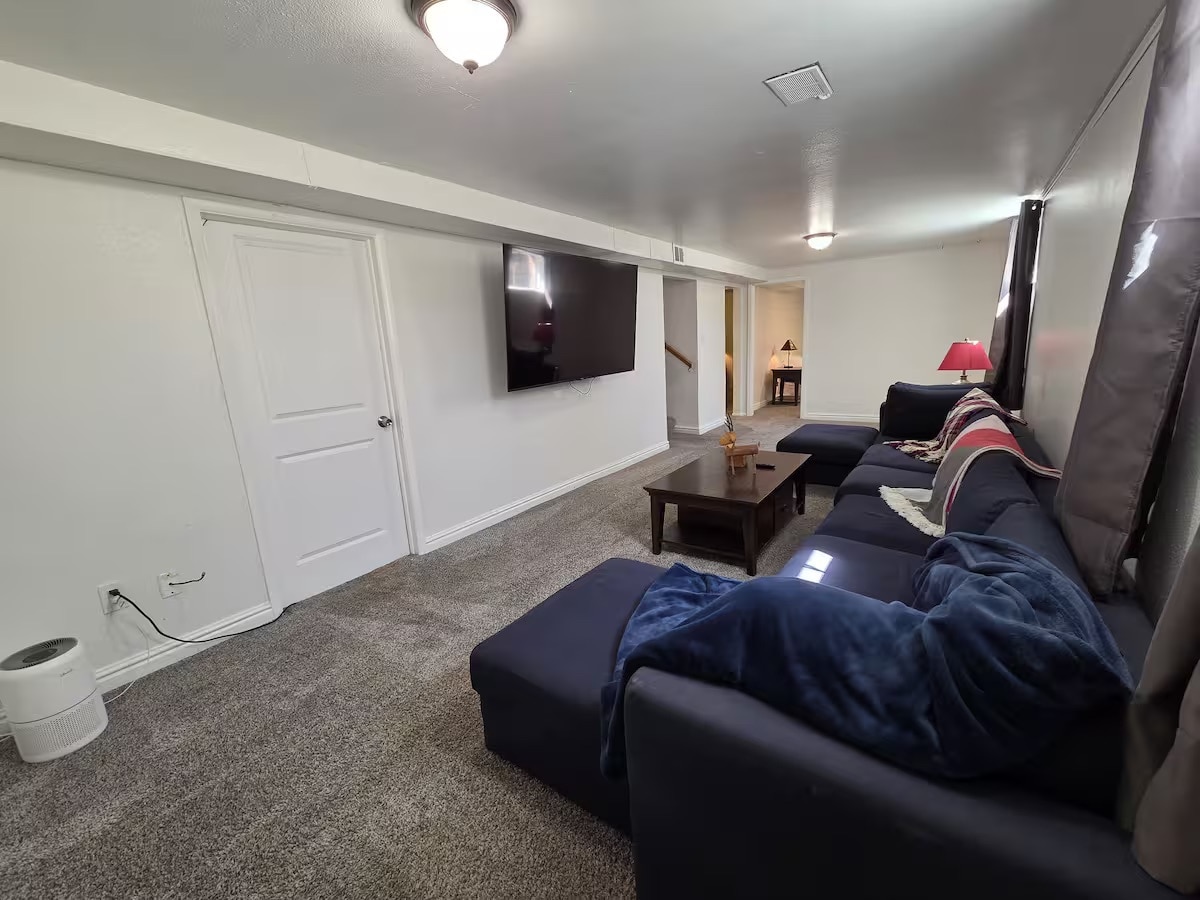 Building Photo - 1031 Erie St