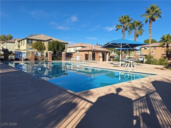 Building Photo - 370 Kensington Palace Ave