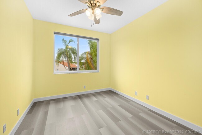 Building Photo - 88 N Lakeshore Dr
