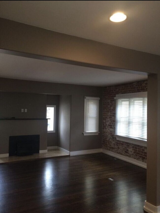 Building Photo - Charming Wash Park bungalow!  Available 08-15-2026