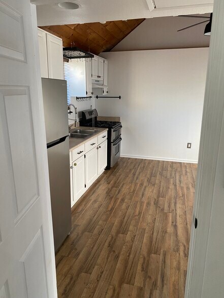 Building Photo - 48 San Clemente St