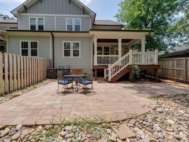 Building Photo - 326 State St