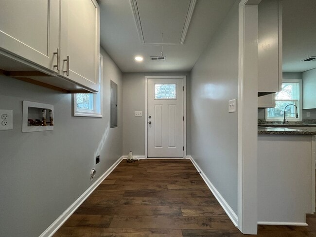 Building Photo - Brand New Renovated 2/1 in Easley!