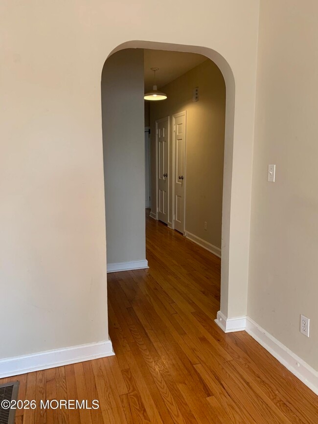 Building Photo - 1702 Grand Ave