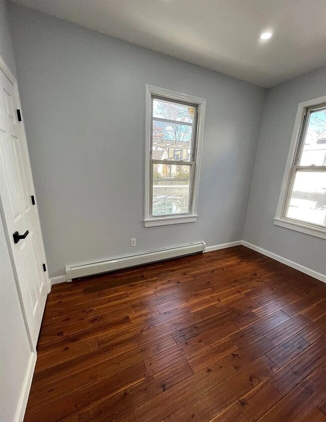 Building Photo - 40 Condict St