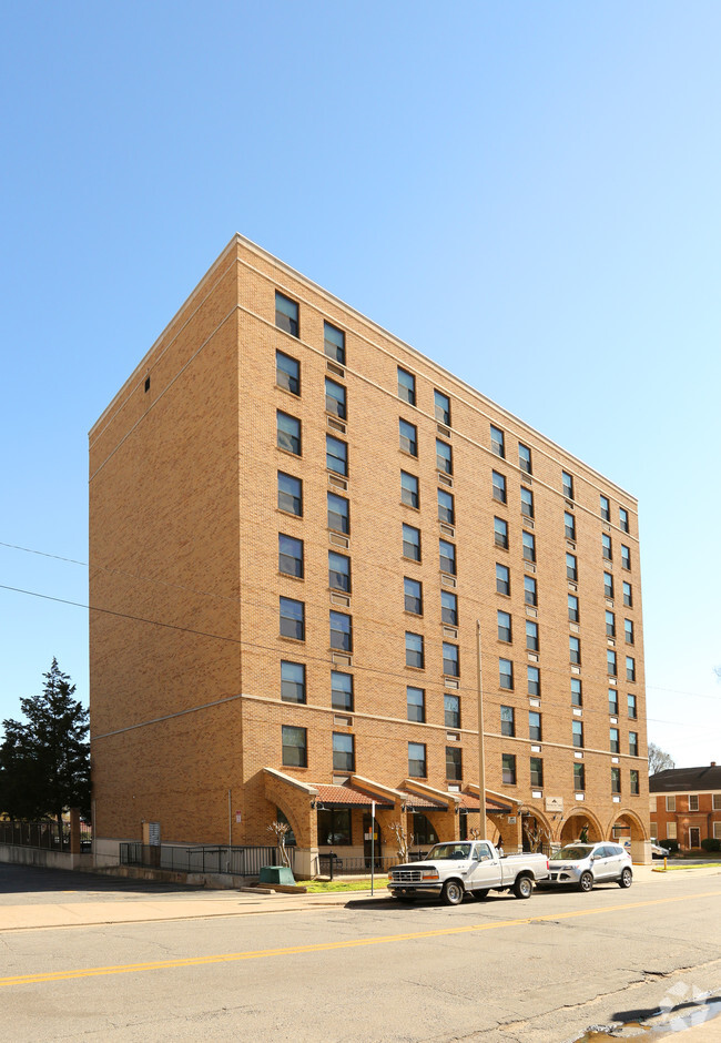 224 E 7th St - Buffington Towers - Buffington Towers Apartments