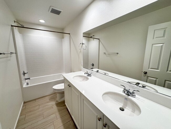 Building Photo - Newly built 5 + 3 With Solar! $3500/Month