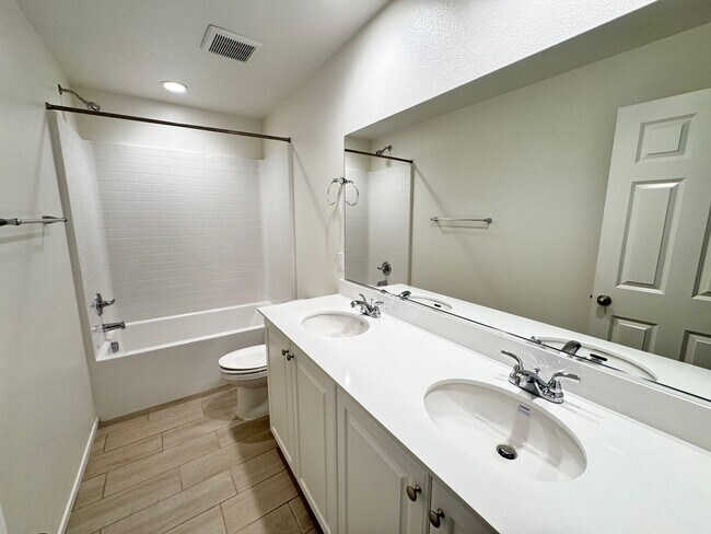 Building Photo - Newly built 5 + 3 With Solar! $4000/Month