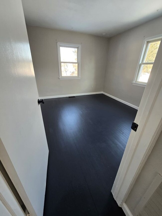 Building Photo - Renovated Single Family Home – 4BR, 2 Bath – Yard, Parking & Finished Basement