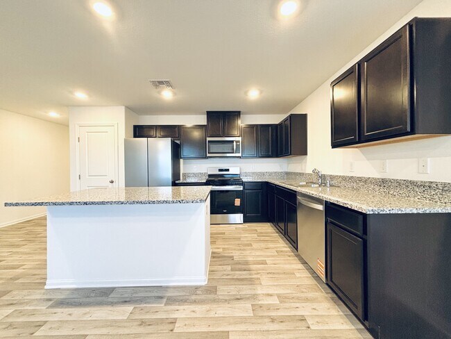 Building Photo - 6038 Swift Lariat St