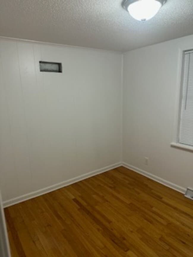 Building Photo - Welcome Home! Beautiful 4 Bedroom 2 Bath Home in Kansas City, MO