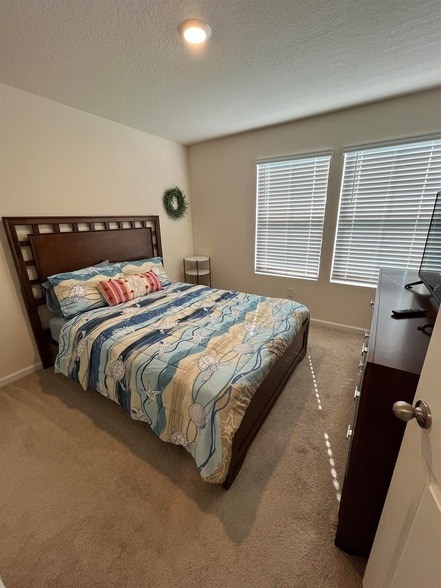 Building Photo - 94 Red House Cir