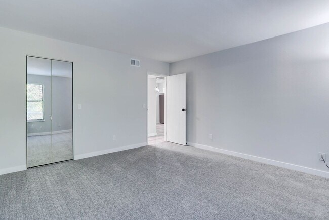 Building Photo - 3315 S Ammons St