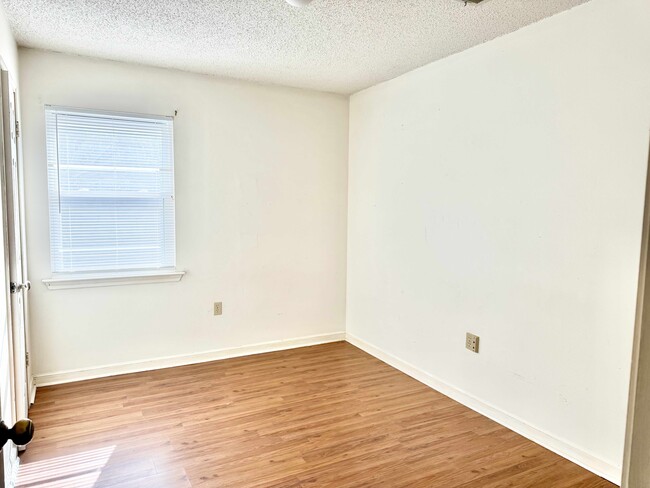 Building Photo - 11151 Stanley Aubin Pl