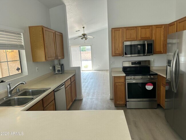 Building Photo - 1203 W Kesler Ln