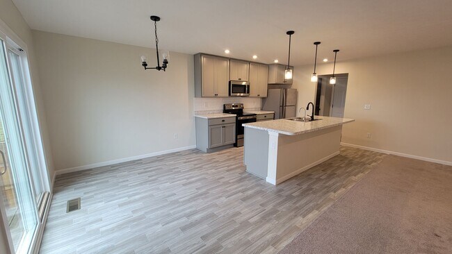 Building Photo - New 4-Bedroom Home In Mount Washington– Storage Galore