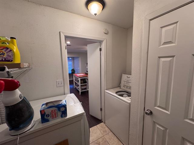 Building Photo - 2732 Foxcroft Cir