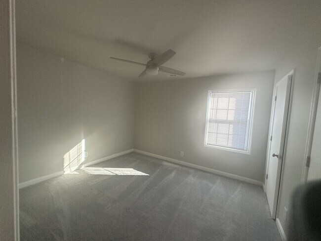 Building Photo - 1434 Dover Rd