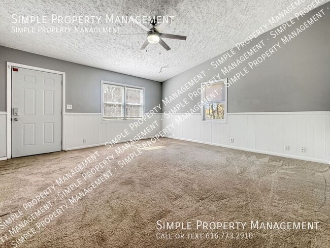 Building Photo - 156 Carrier St NE