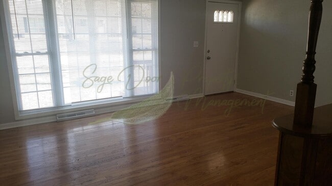 Building Photo - 412 Lacy Ln