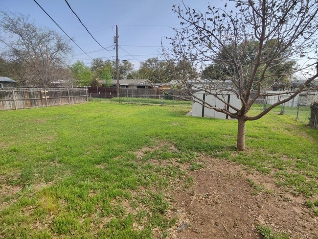 Building Photo - COMING AUGUST 2025 - Cute 3-Bedroom Home i...