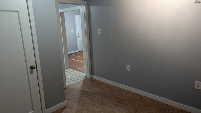 Building Photo - 1400 34th St