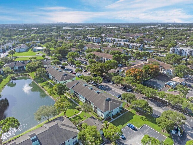 Building Photo - NICE 2/1 UNIT AVAILABLE AT THE PRESERVE in SUNRISE