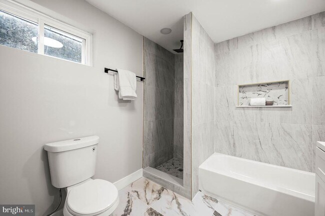 Building Photo - 5113 W Thompson St