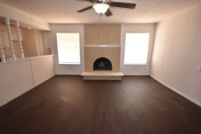 Building Photo - 11903 Sagecliff Dr