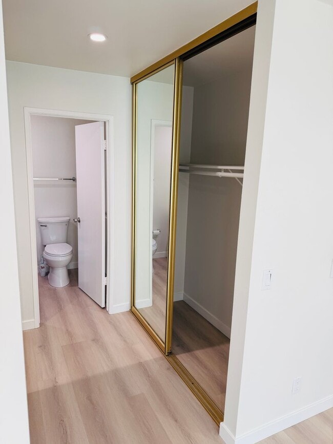 Building Photo - Stylish Single-Story Living in Coveted South Coast Metro