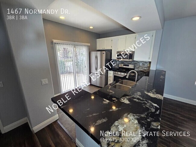 Building Photo - 1467 Normandy Dr