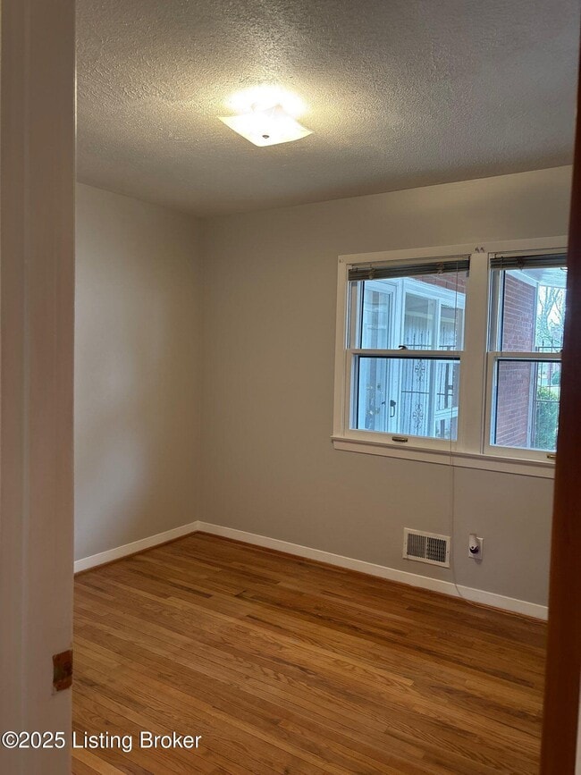 Building Photo - 1305 Abbeywood Rd